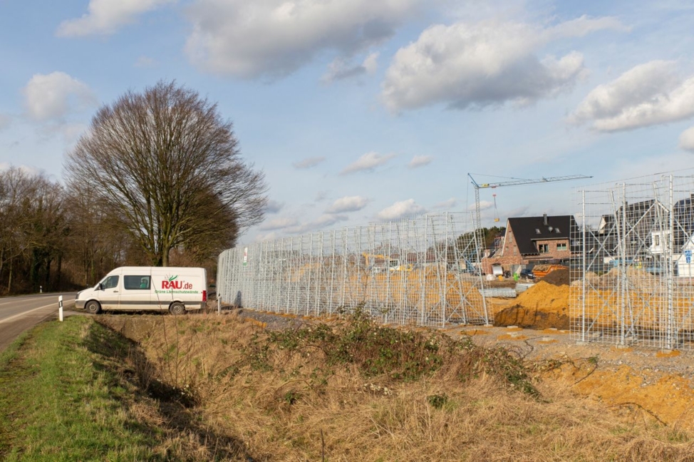 Laermschutzwall-Schultenkamp-rau