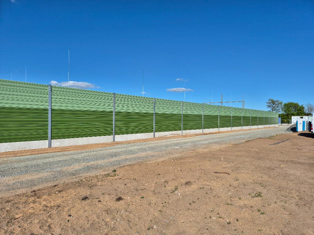 Laermschutzwand-fuer-Batteriespeicherstandort