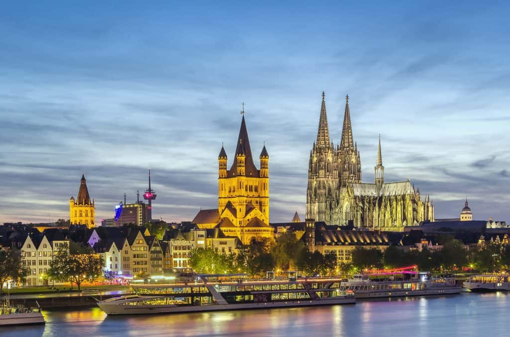 Panorama-von-Koeln-mit-dem-Koelner-Dom